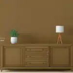 Autumn Gold op een kast en muur
