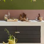 Little Green – Arras 316, Olive Colour 72, Nether Red 315, Vulcan 324