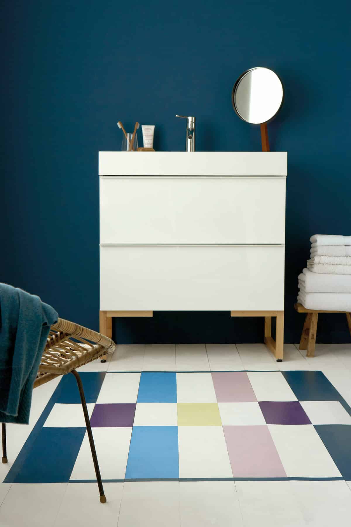 Little Green  Hicks’ Blue 208 Bathroom
