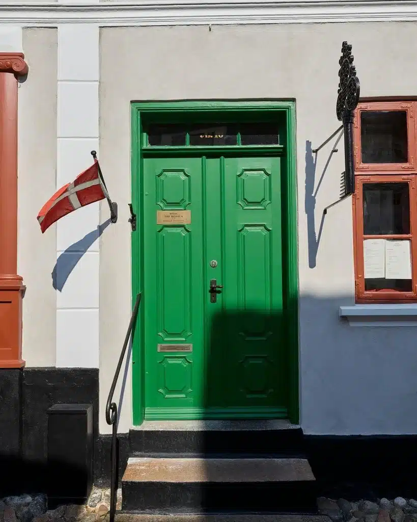Felgroene verfkleur